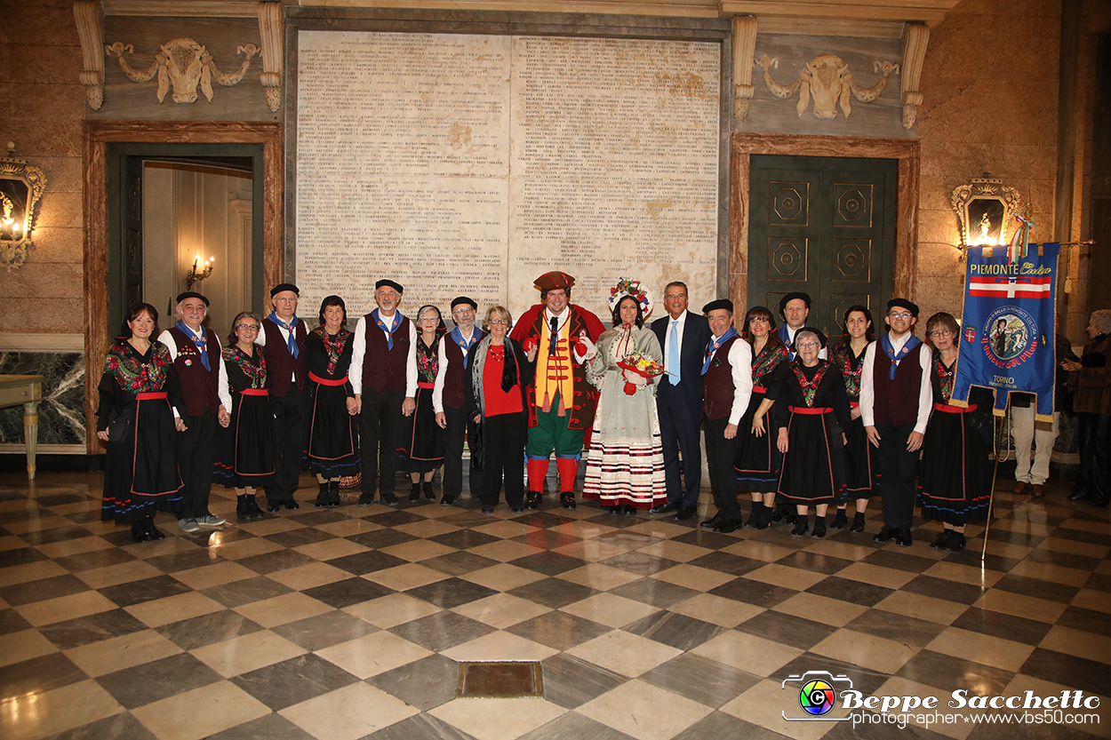 VBS_3736 - Investitura Ufficiale Gianduja e Giacometta Famija Turineisa - Carnevale di Torino 2024.jpg